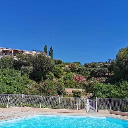 Superbe Vue A Maxime T2 Climatise *