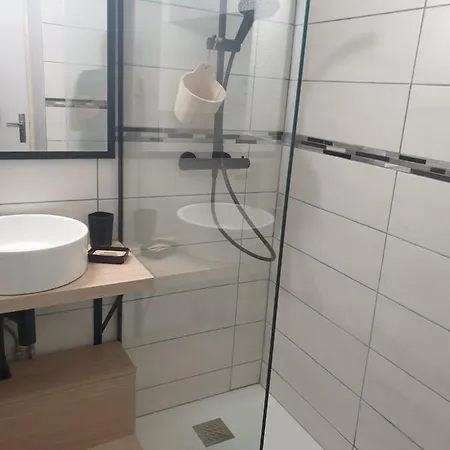 Superbe Vue A Maxime T2 Climatise * Sainte-Maxime